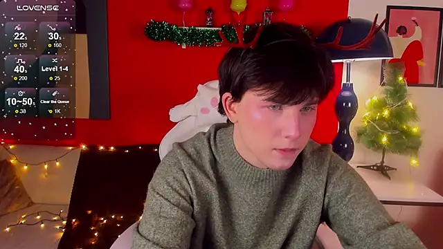 Snapshot of AdrianoAubert chatting on 12-18-25, 10:32 AdrianoAubert online show from 12-18-25, 10:32