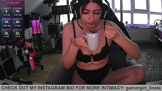 Snapshot of Gamergirl-Linela chatting on 07-23-26, 04:43 Gamergirl-Linela online show from 07-23-26, 04:43