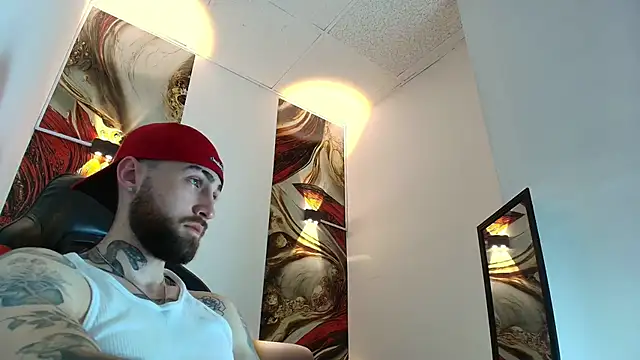 Snapshot of Luke_davis01 chatting on 01-08-26, 01:13 Luke davis01 online show from 01-08-26, 01:13