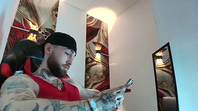 Snapshot of Luke_davis01 chatting on 01-09-26, 01:14 Luke davis01 online show from 01-09-26, 01:14