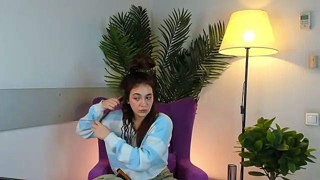 PortiaBellew online show from 02-07-25, 10:50