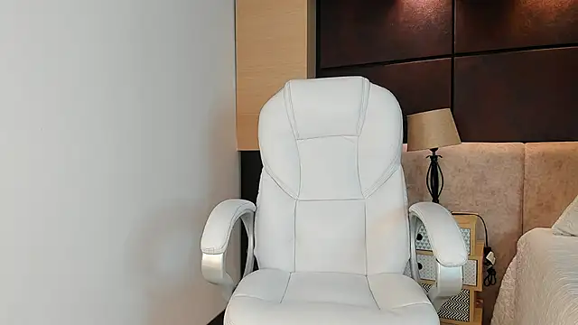 Snapshot of AngellsCollings chatting on 02-19-25, 08:31 AngellsCollings online show from 02-19-25, 08:31