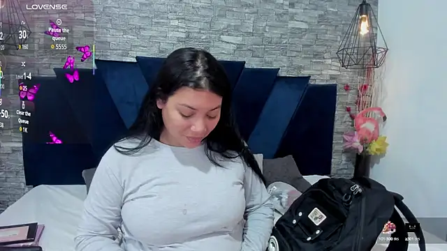 Sophia Brunett online show from 10-09-25, 12:25