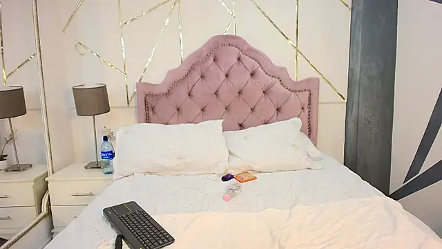 Snapshot of VictoriaBlackfire chatting on 02-17-25, 04:31 VictoriaBlackfire online show from 02-17-25, 04:31