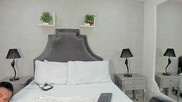 Snapshot of VictoriaBlackfire chatting on 03-11-25, 04:43 VictoriaBlackfire online show from 03-11-25, 04:43