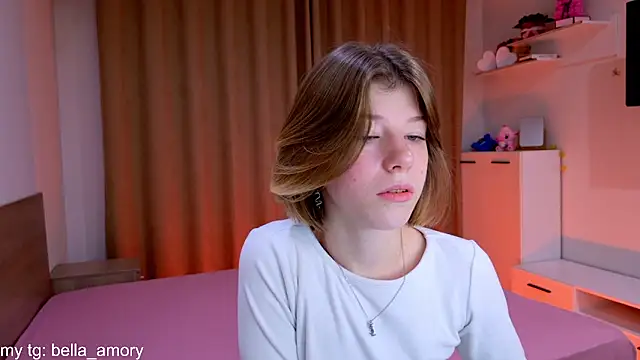 Snapshot of Bella_amory chatting on 12-04-25, 11:57 Bella amory online show from 12-04-25, 11:57