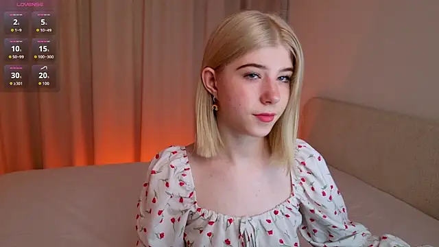 Snapshot of Bella_amory chatting on 06-10-26, 01:54 Bella amory online show from 06-10-26, 01:54