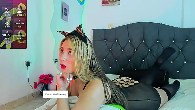 Snapshot of Vickyallien chatting on 10-15-25, 04:29 Vickyallien online show from 10-15-25, 04:29