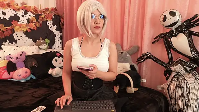 Snapshot of NataliaNovak chatting on 10-10-25, 12:26 NataliaNovak online show from 10-10-25, 12:26