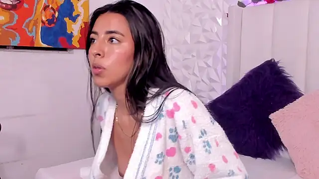 Snapshot of Mirandaa_Rogers chatting on 02-17-25, 09:30 Mirandaa Rogers online show from 02-17-25, 09:30