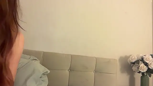 Snapshot of skyejde chatting on 11-10-25, 07:13 skyejde online show from 11-10-25, 07:13