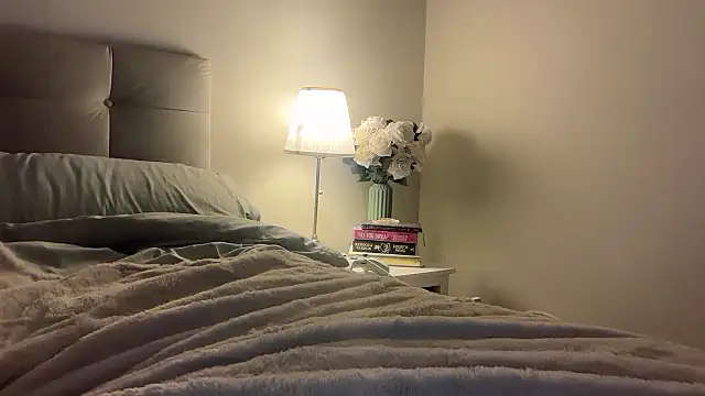 Snapshot of skyejde chatting on 11-16-25, 05:29 skyejde online show from 11-16-25, 05:29