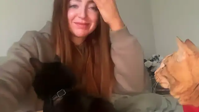 Snapshot of skyejde chatting on 11-22-25, 09:19 skyejde online show from 11-22-25, 09:19