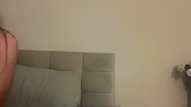 Snapshot of skyejde chatting on 12-03-25, 05:55 skyejde online show from 12-03-25, 05:55