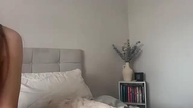 Snapshot of skyejde chatting on 02-03-26, 02:00 skyejde online show from 02-03-26, 02:00