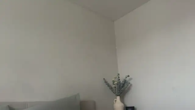 Snapshot of skyejde chatting on 02-09-26, 01:59 skyejde online show from 02-09-26, 01:59