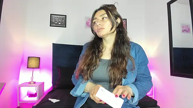  michonne  online show from 02-10-25, 07:38