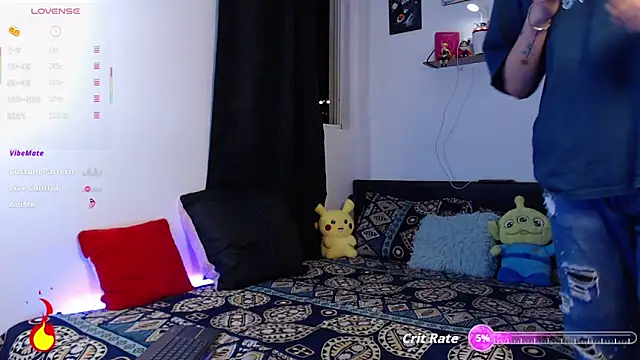 Snapshot of kyle_clint07 chatting on 11-12-25, 01:06 kyle clint07 online show from 11-12-25, 01:06