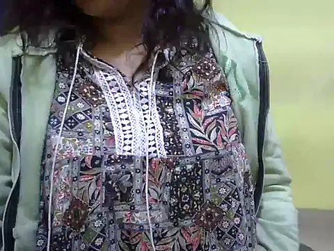 Your cutiepie  online show from 12-04-25, 08:28