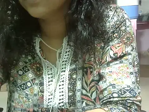 Snapshot of Your_cutiepie_ chatting on 05-05-26, 05:54 Your cutiepie online show from 05-05-26, 05:54