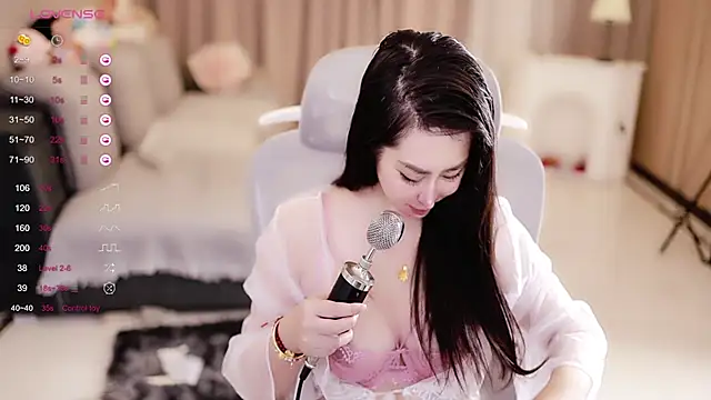 Snapshot of Moonccoi chatting on 02-20-25, 04:57 Moonccoi online show from 02-20-25, 04:57