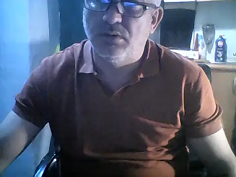 Snapshot of murat7888 chatting on 05-06-26, 08:41 murat7888 online show from 05-06-26, 08:41