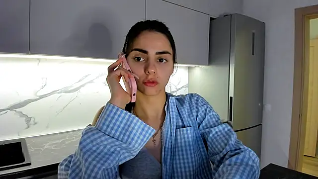 EmiliaZen online show from 03-18-25, 05:31