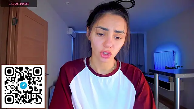 EmiliaZen online show from 11-03-25, 01:23