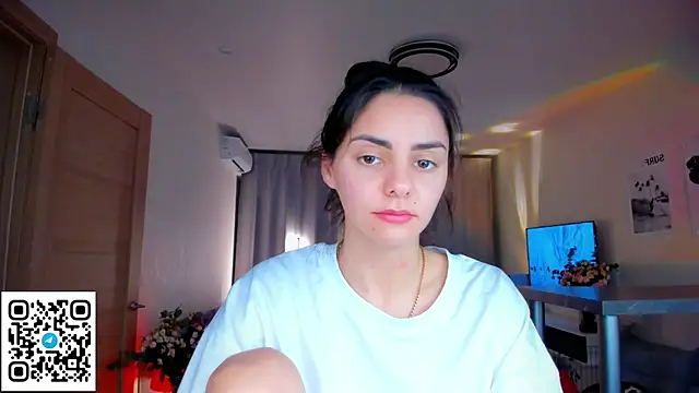 EmiliaZen online show from 03-08-26, 05:17