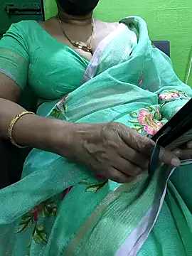 Snapshot of niiveditha chatting on 10-09-25, 02:48 niiveditha online show from 10-09-25, 02:48