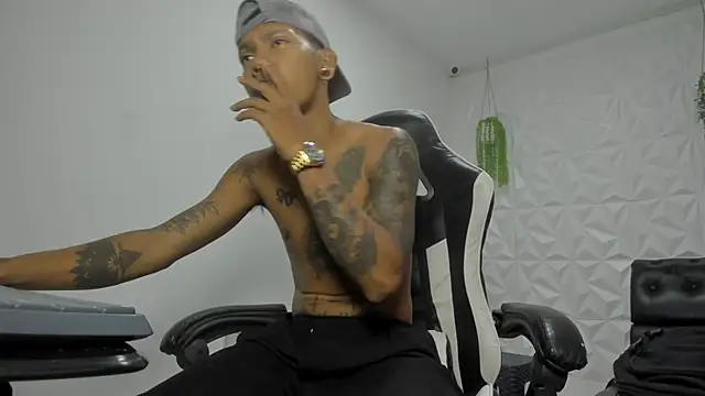 Snapshot of blackdirty420 chatting on 01-19-26, 03:27 blackdirty420 online show from 01-19-26, 03:27