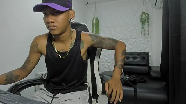 Snapshot of blackdirty420 chatting on 02-10-26, 01:37 blackdirty420 online show from 02-10-26, 01:37