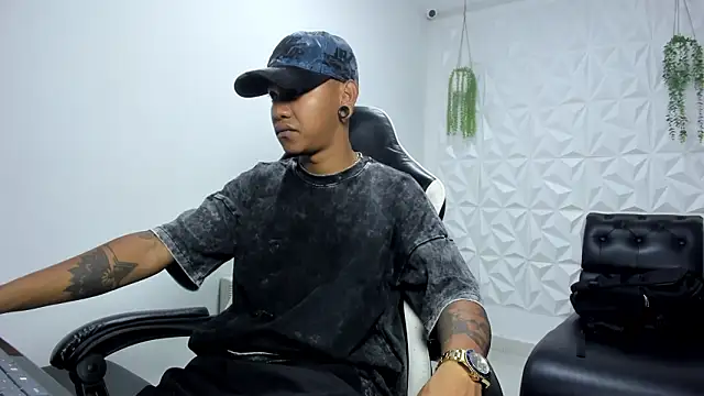 Snapshot of blackdirty420 chatting on 02-11-26, 02:11 blackdirty420 online show from 02-11-26, 02:11