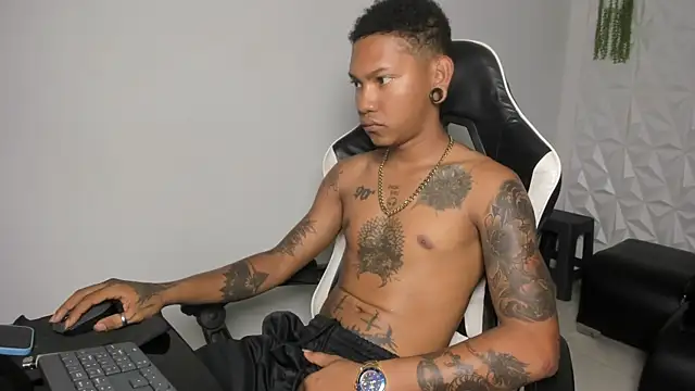 Snapshot of blackdirty420 chatting on 02-12-26, 02:01 blackdirty420 online show from 02-12-26, 02:01