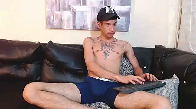 Snapshot of biigjhonny chatting on 02-15-25, 06:23 biigjhonny online show from 02-15-25, 06:23