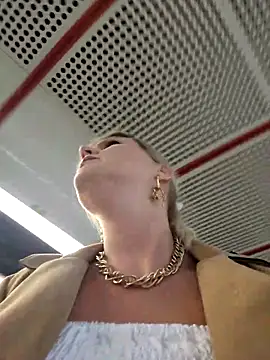 Sexybiene969 online show from 09-10-25, 03:56