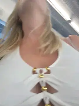 Sexybiene969 online show from 09-15-25, 04:07