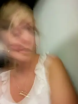 Sexybiene969 online show from 10-05-25, 04:27