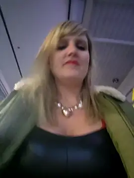 Sexybiene969 online show from 10-06-25, 04:26