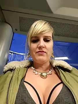 Sexybiene969 online show from 10-15-25, 04:29