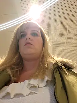 Sexybiene969 online show from 10-16-25, 04:08