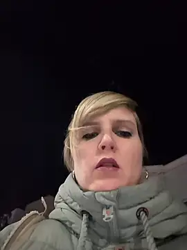 Sexybiene969 online show from 11-27-25, 05:04