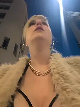 Snapshot of Sexybiene969 chatting on 03-04-26, 05:19 Sexybiene969 online show from 03-04-26, 05:19