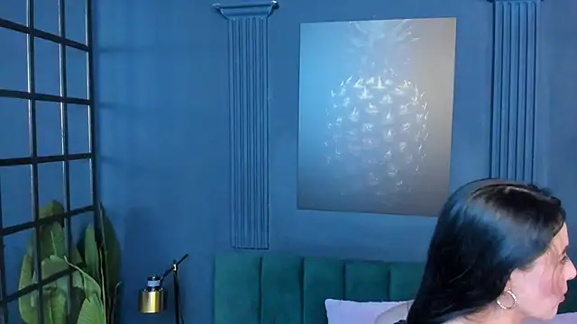 scarlet edwars online show from 10-17-25, 07:16