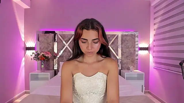 Snapshot of ValerieHyde chatting on 03-08-25, 03:28 ValerieHyde online show from 03-08-25, 03:28