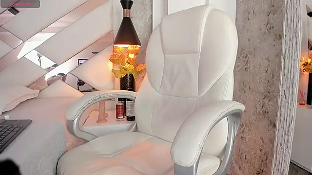 Snapshot of Giselle_Lauren chatting on 02-17-25, 08:58 Giselle Lauren online show from 02-17-25, 08:58