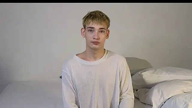 Snapshot of Julian_wins chatting on 02-08-26, 11:30 Julian wins online show from 02-08-26, 11:30