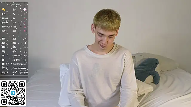 Snapshot of Julian_wins chatting on 02-11-26, 06:02 Julian wins online show from 02-11-26, 06:02