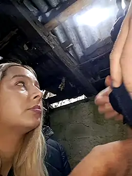 Snapshot of hotamanda01 chatting on 11-15-25, 01:40 hotamanda01 online show from 11-15-25, 01:40