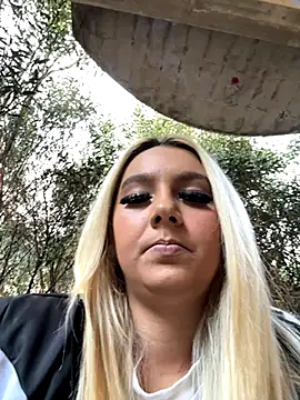 Snapshot of hotamanda01 chatting on 11-30-25, 01:04 hotamanda01 online show from 11-30-25, 01:04